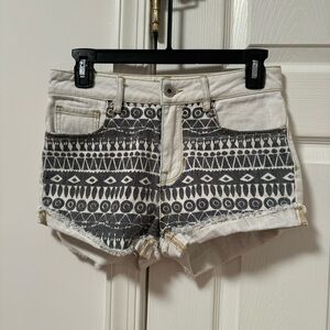 Bullhead Aztec print High‎ Rise denim shorts